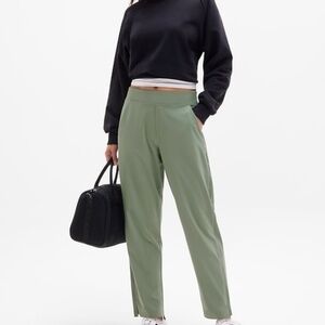 Athleta Mid-Rise Brooklyn Ankle Pant Size 6 GOLD COLOR!!!